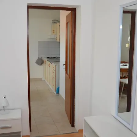 Ana-maria ピロヴァッツ