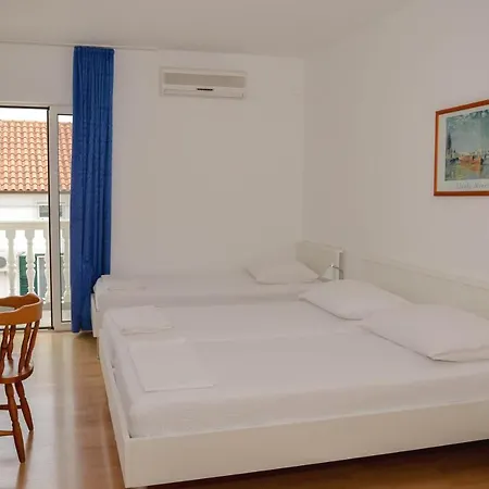 ゲストハウス Ana-maria ピロヴァッツ