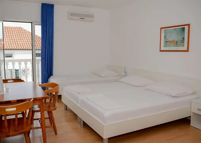 Pensjonat Ana-maria Pirovac