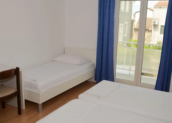 Ana-maria 3* Pirovac