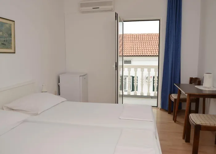 Pensjonat Ana-maria Pirovac